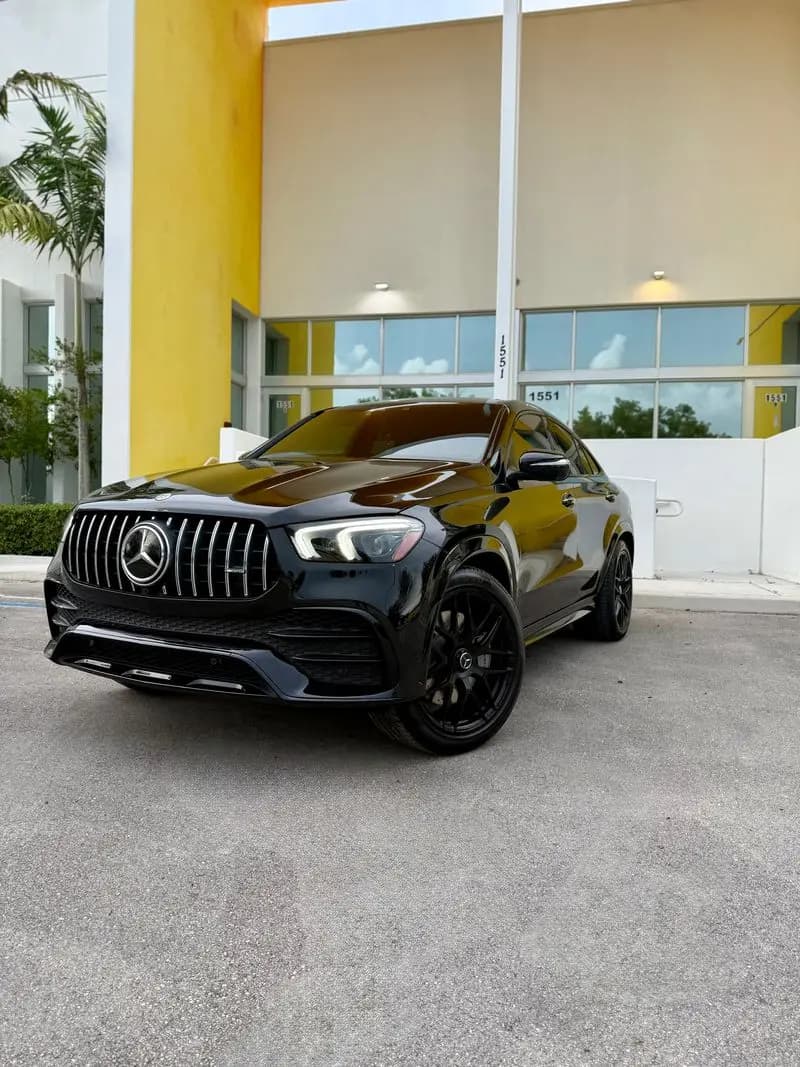 Mercedes GLE53 AMG (Black/Red)