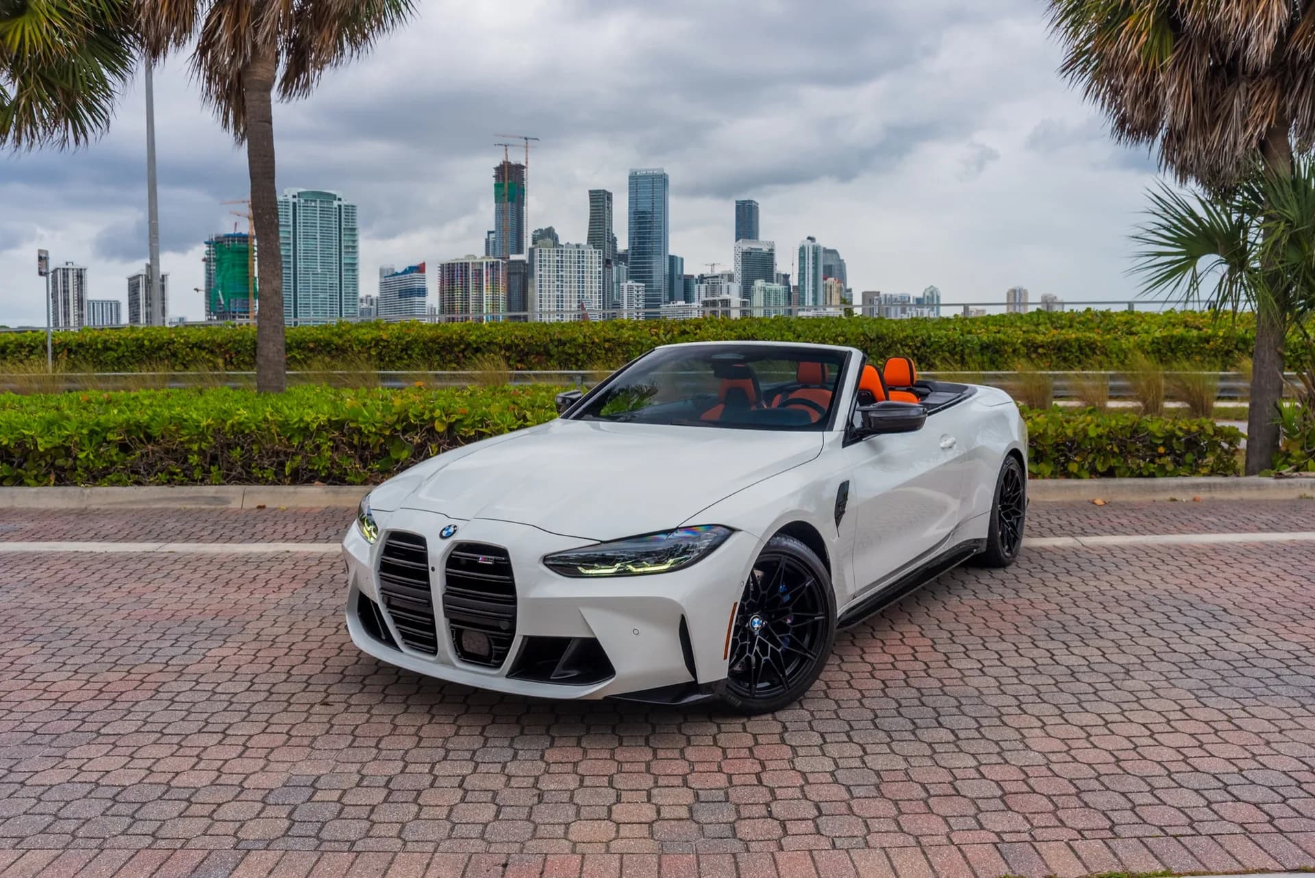 BMW M4 Convertible - photo 1