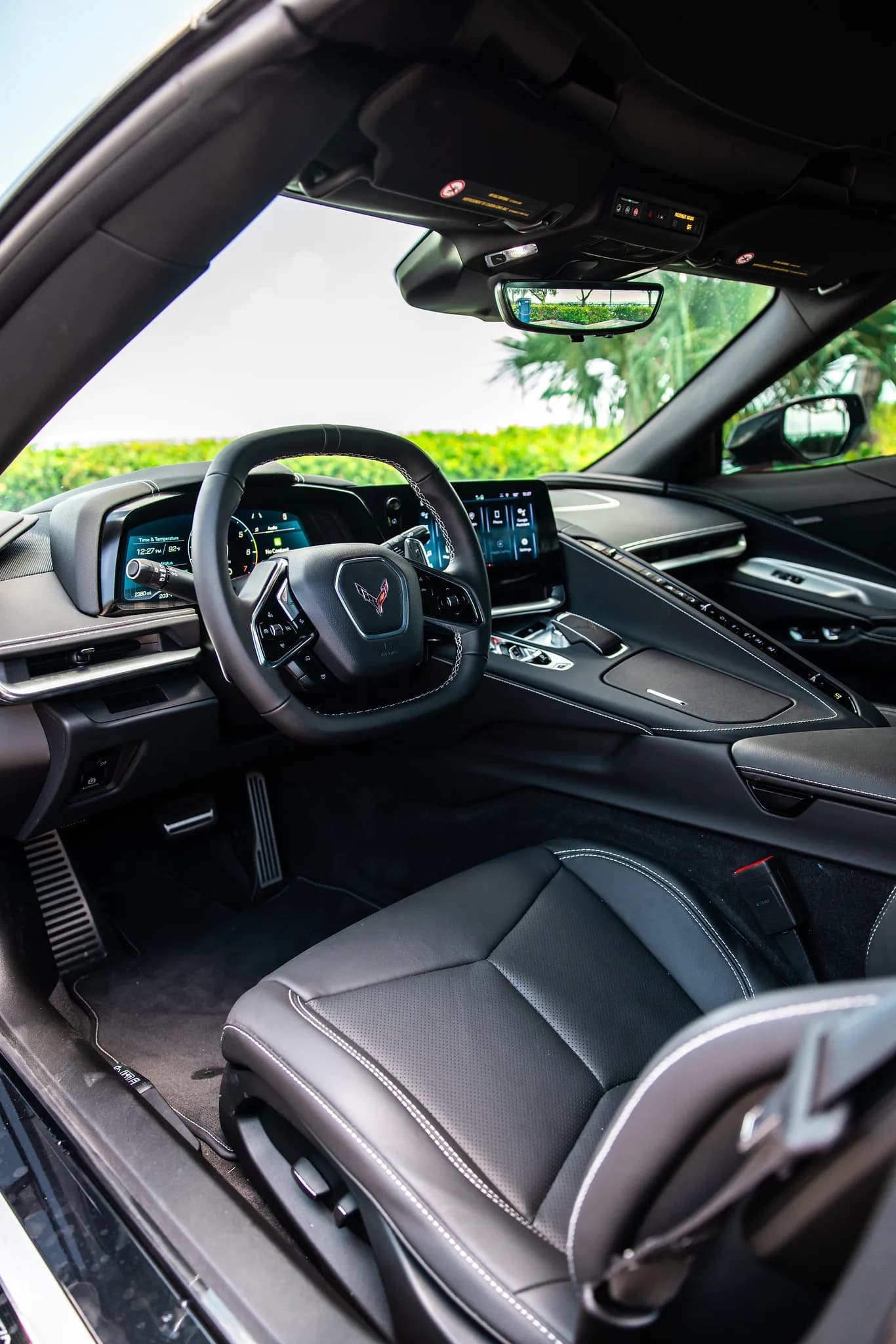 Corvette C8 (Black) - photo