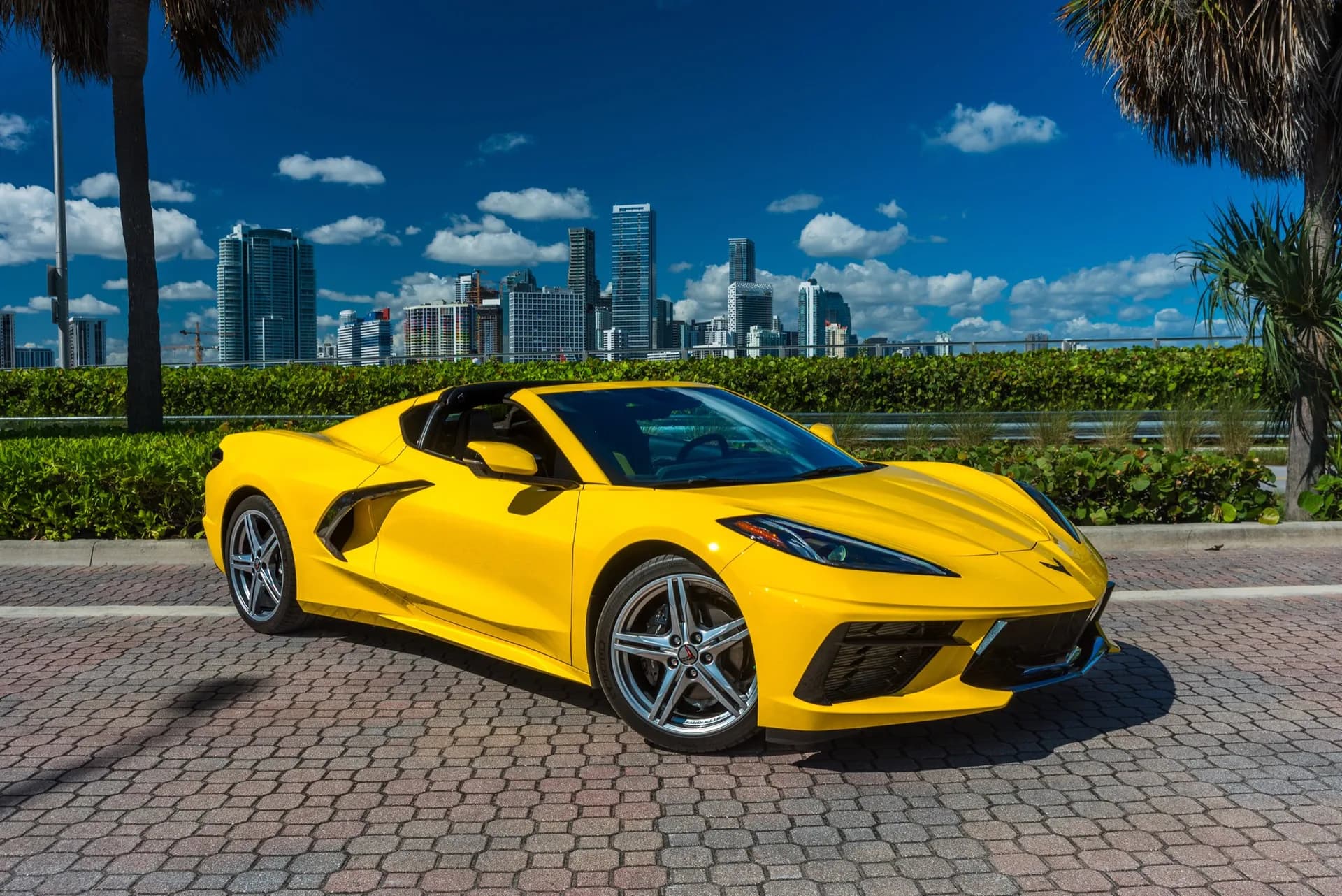 Corvette C8 (Yellow) - photo 2