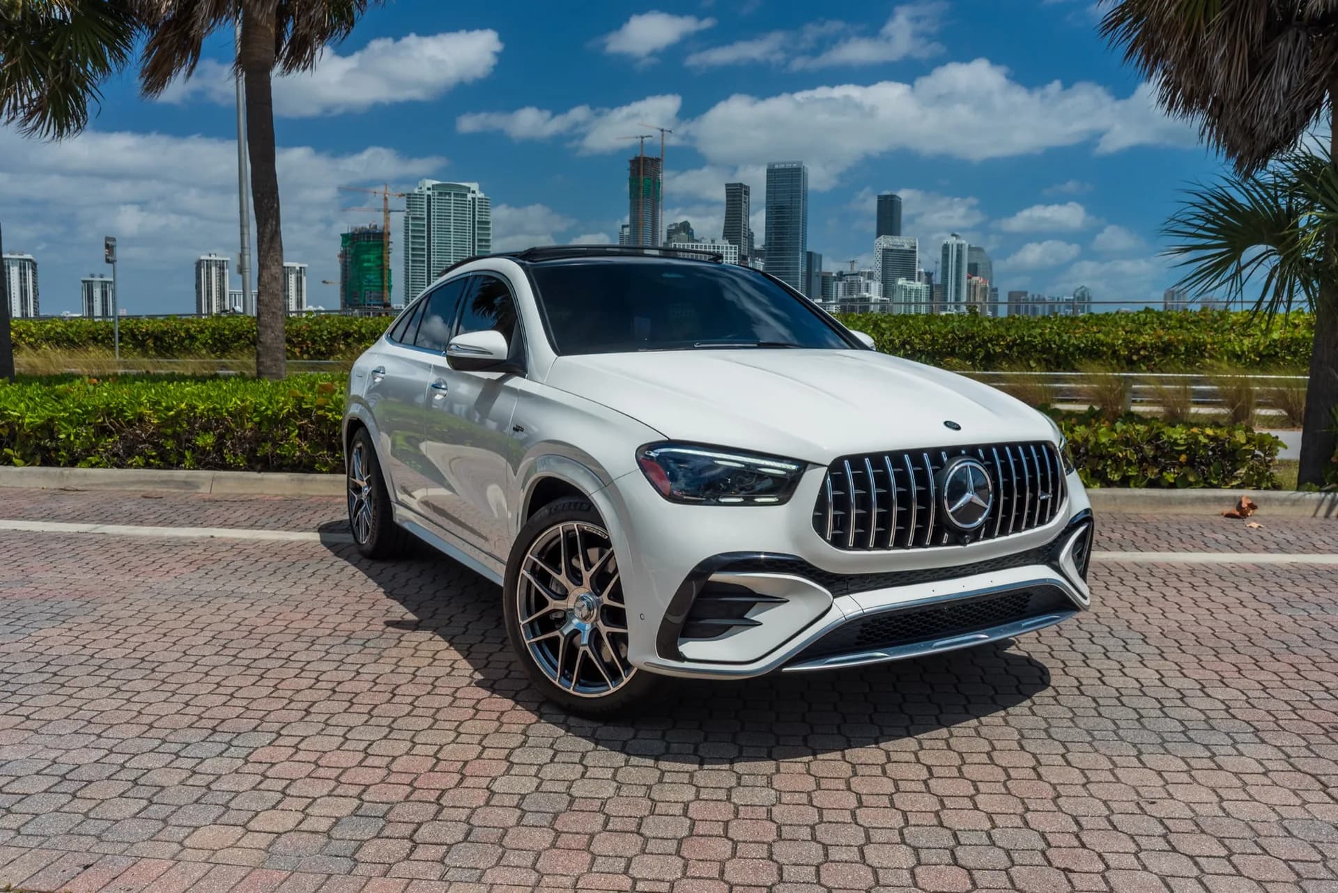 Mercedes-Benz GLE53 White:Black - photo 1
