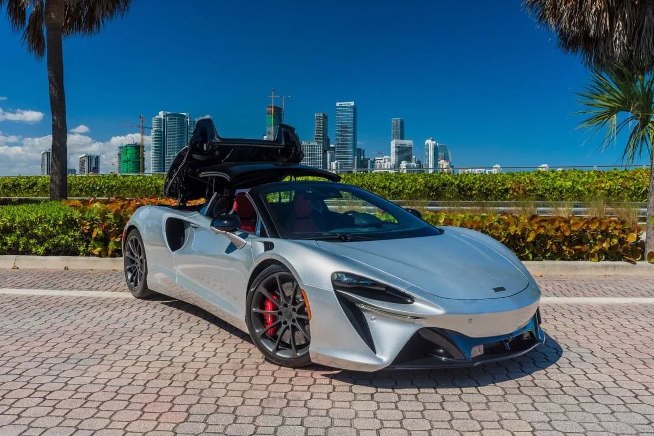McLaren Artura Spider - photo 3