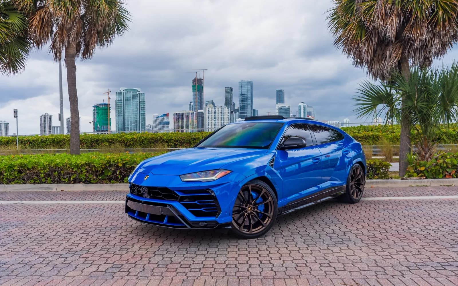Lamborghini Urus Blue - photo