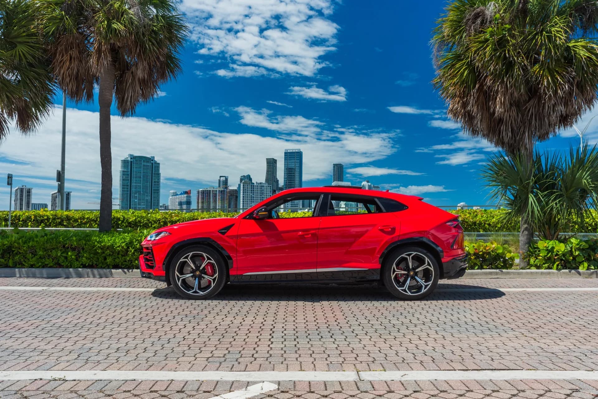 Lamborghini Urus (Red) - photo 2